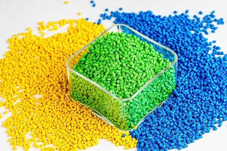https://cdn.shopify.com/s/files/1/0593/4235/6578/files/plastic-granules.jpg?v=1743757159